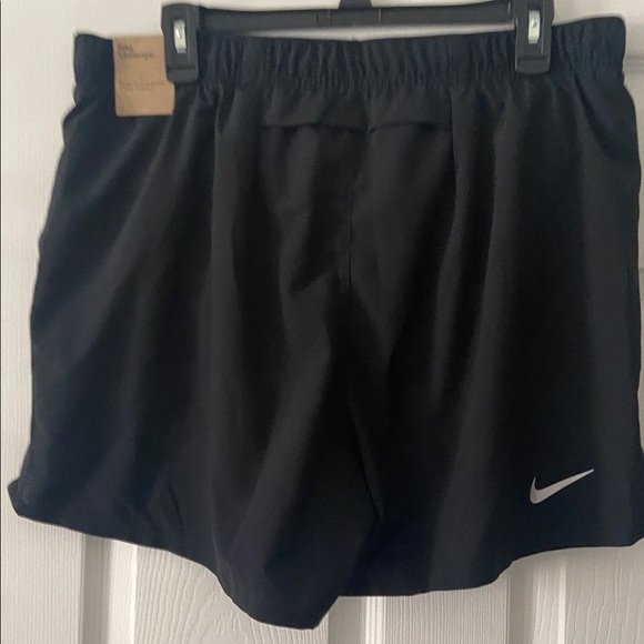 Nike Black Performance Shorts size L inseam 5” brand new waist elastic - Picture 4 of 10
